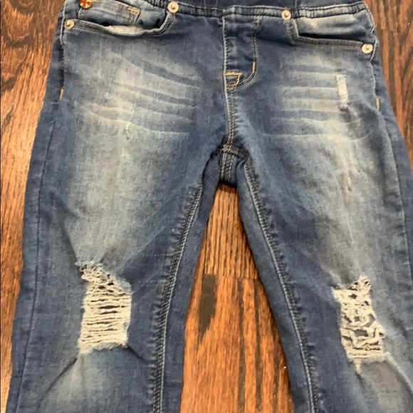 Girls Hudson Jeans, Size 6.          (33) - Picture 5 of 7